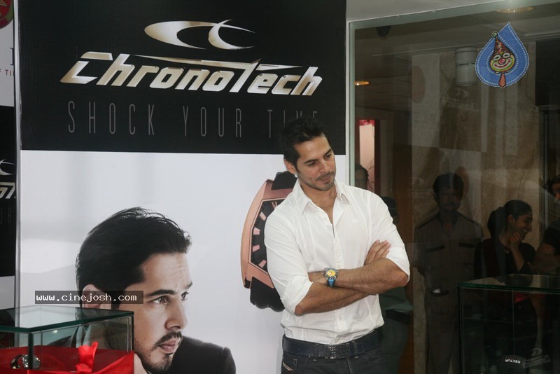 Dino Morea Inaugurated Bezel watch Store - 26 / 36 photos