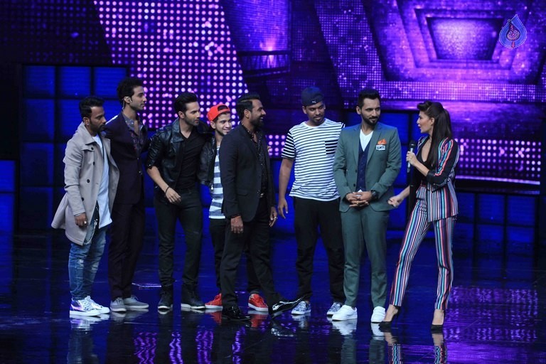 Dishoom Promotion at Star Plus Dance Show - 27 / 37 photos