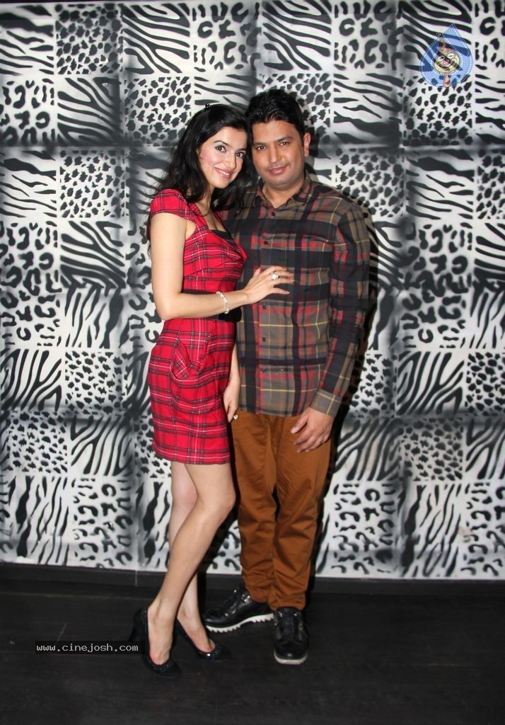 Divya Khosla Kumar Bday Party - 3 / 13 photos