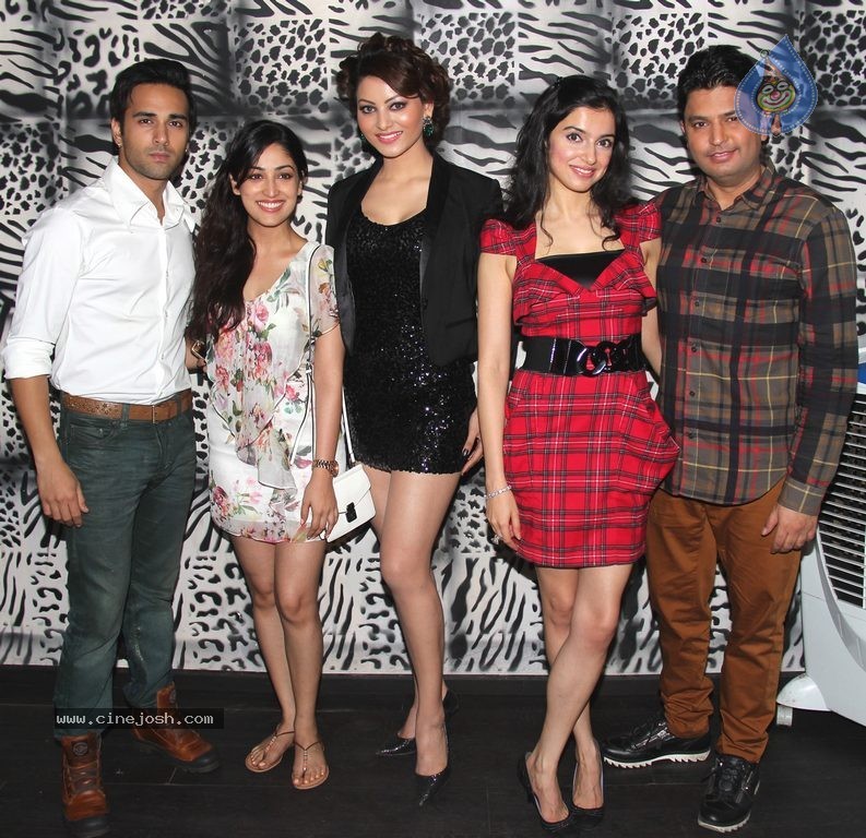 Divya Khosla Kumar Bday Party - 7 / 13 photos