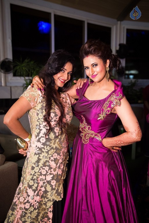 Divyanka and Vivek Wedding Party - 16 / 42 photos