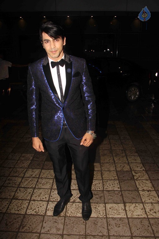 Divyanka and Vivek Wedding Party - 23 / 42 photos