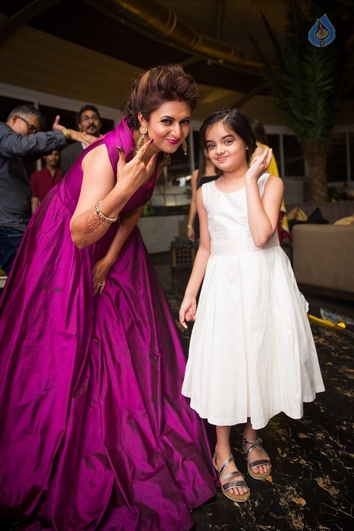 Divyanka and Vivek Wedding Party - 35 / 42 photos