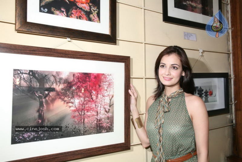 Diya Mirza Inaugurates Pankaj Parashar Art Exhibition - 6 / 18 photos