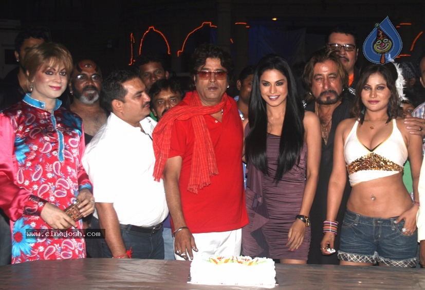 Doll Me Kuch Kala Hai Shooting Spot - 7 / 13 photos