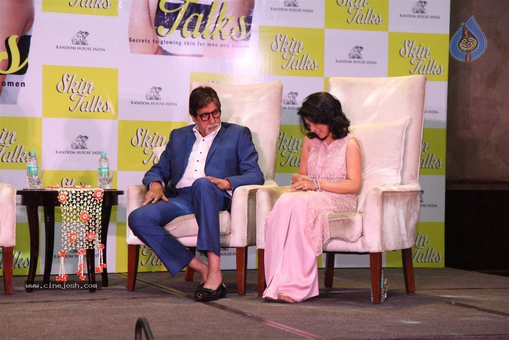 Dr Jaishree Sharad Skin Talks Book Launch - 19 / 62 photos