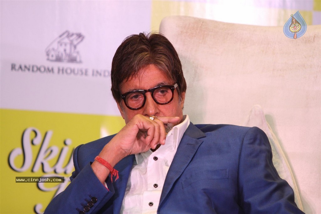 Dr Jaishree Sharad Skin Talks Book Launch - 37 / 62 photos