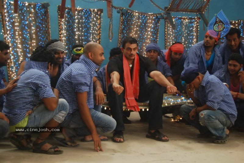 Ek Bura Aadmi Movie Item Song Shooting Spot - 10 / 23 photos