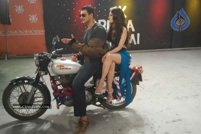 Ek Bura Aadmi Movie Item Song Shooting Spot - 19 / 23 photos