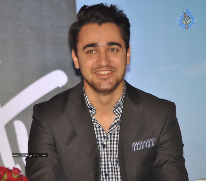 Ek Main Aur Ekk Tu Movie First Look Launch - 16 / 52 photos