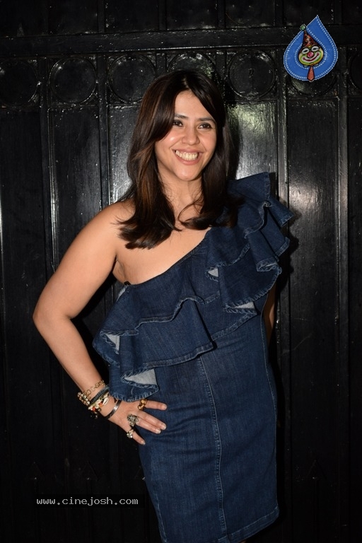 Ekta Kapoors Bash At Her Juhu Bungalow Photos - 6 / 21 photos