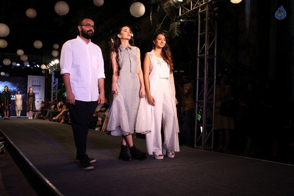 Elle India Graduates Fashion Show - 20 / 53 photos