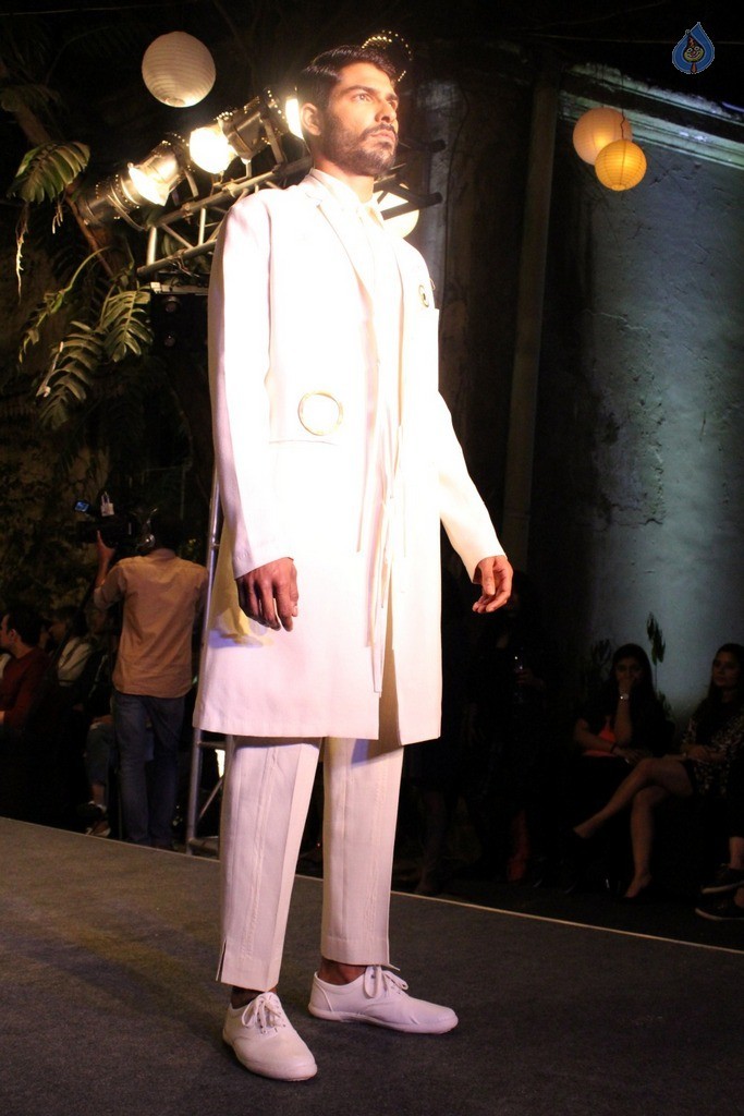 Elle India Graduates Fashion Show - 22 / 53 photos