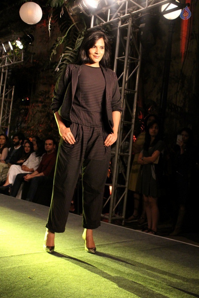 Elle India Graduates Fashion Show - 25 / 53 photos