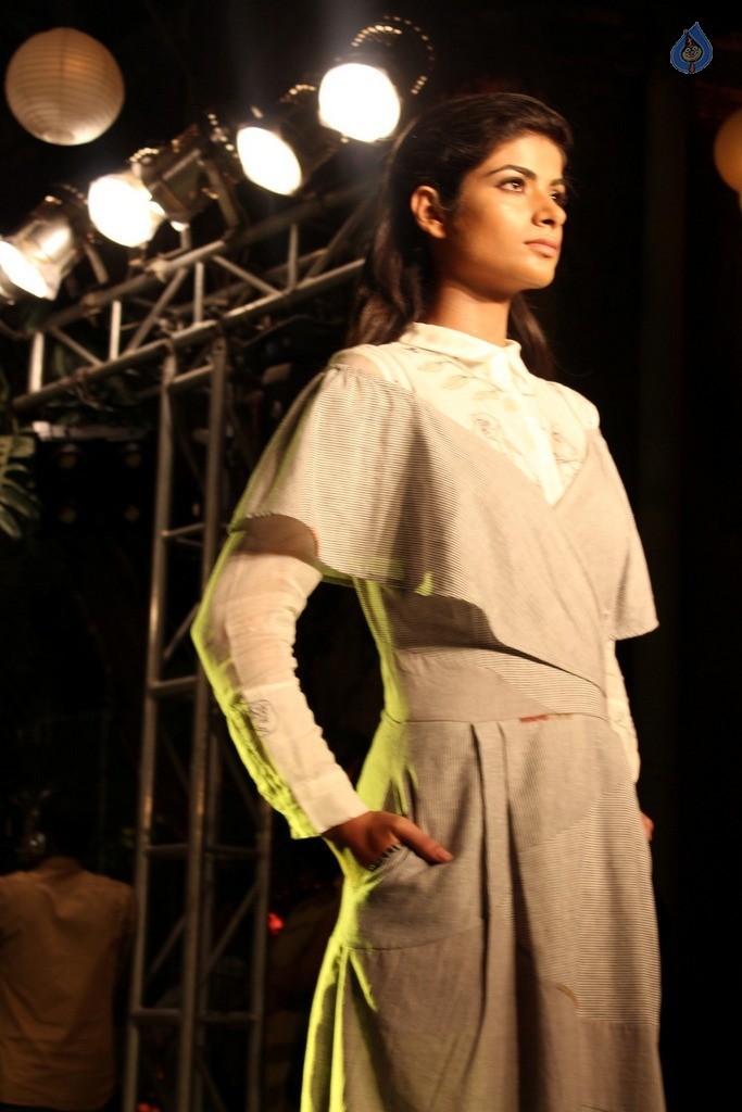 Elle India Graduates Fashion Show - 35 / 53 photos