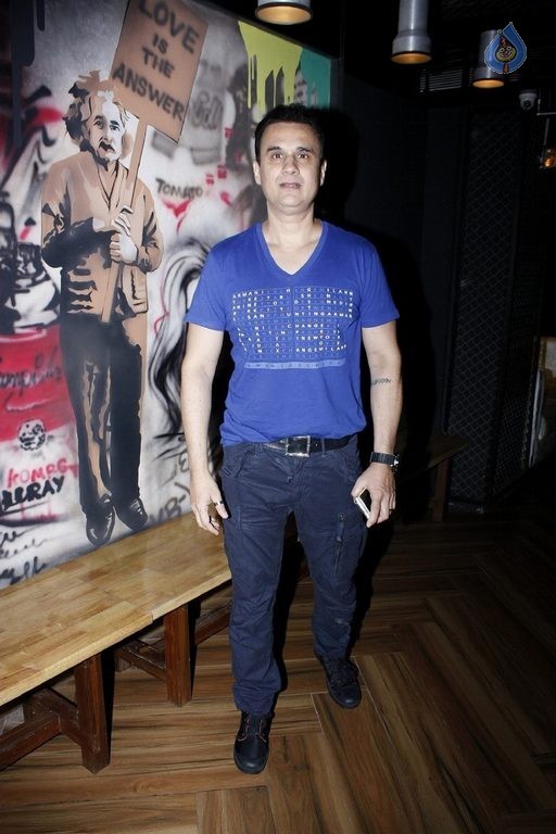 Elli Avram Birthday Party Photos - 10 / 42 photos