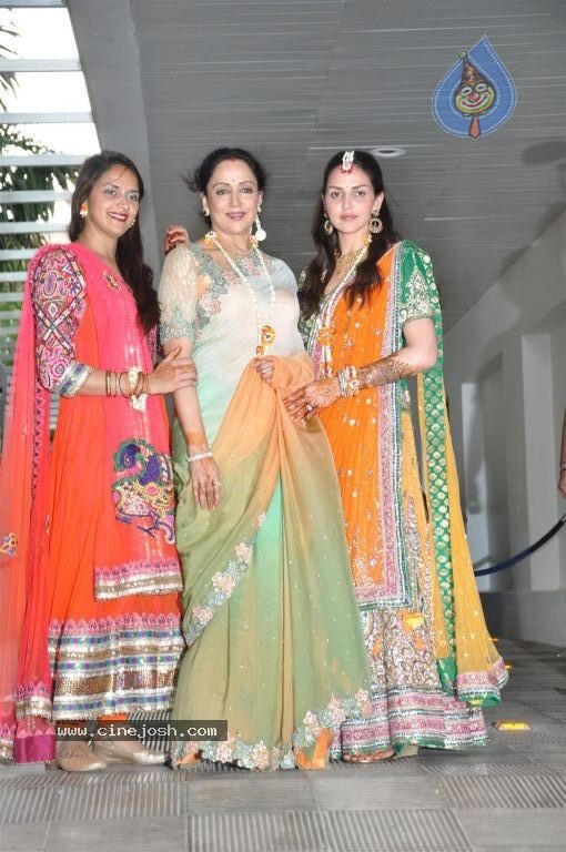 Esha Deol Mehendi Ceremony - 35 / 35 photos