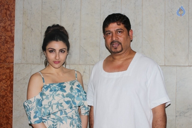Exhibition of Mr Bharat Thakur Art Gallery - 25 / 30 photos