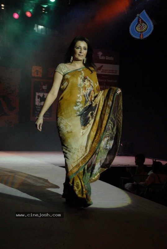 Female Celebs walk the ramp at Kala Ghoda Fashion Show - 6 / 68 photos