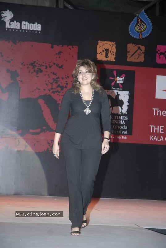 Female Celebs walk the ramp at Kala Ghoda Fashion Show - 22 / 68 photos