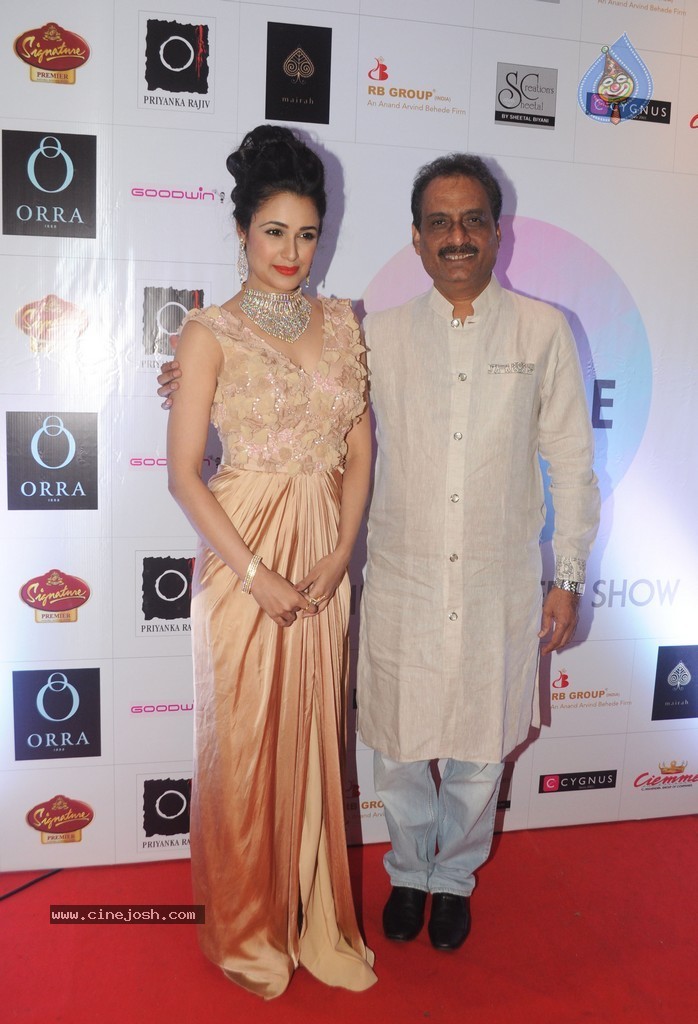 Femina Sparkle Fest 2014 Fashion Show - 37 / 40 photos