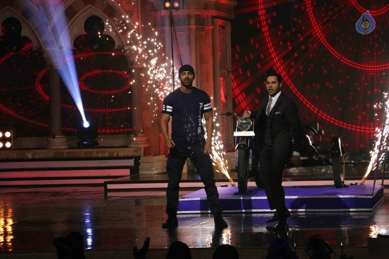 Film Dishoom Show at Indias Got Talent - 34 / 42 photos