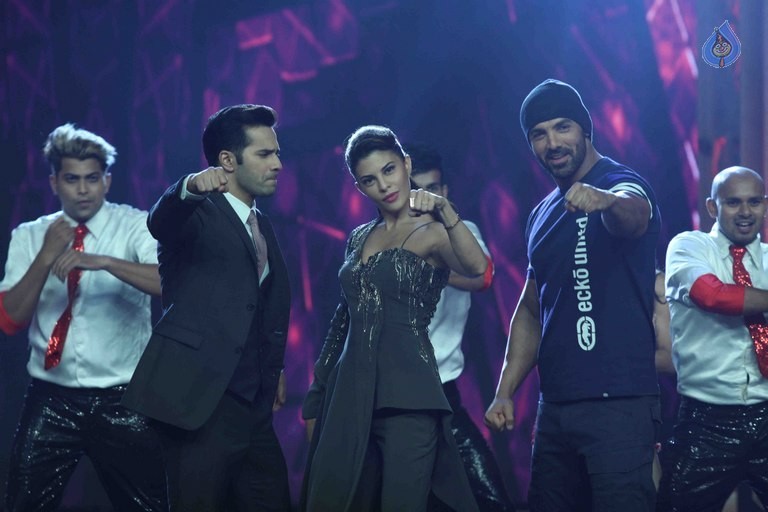 Film Dishoom Show at Indias Got Talent - 35 / 42 photos