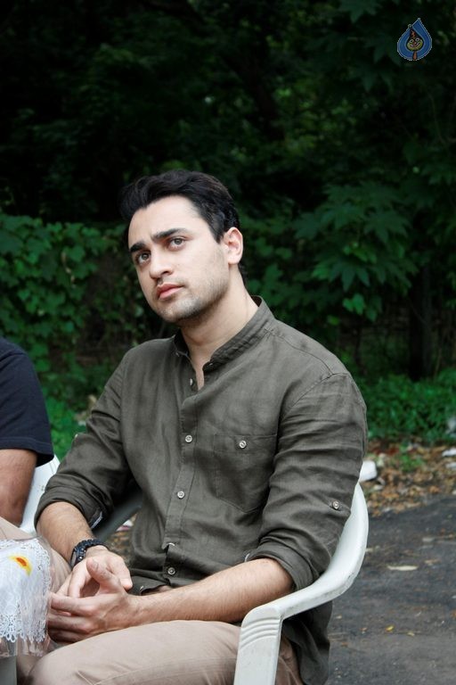 Film Katti Batti Song Shooting Photos - 12 / 33 photos