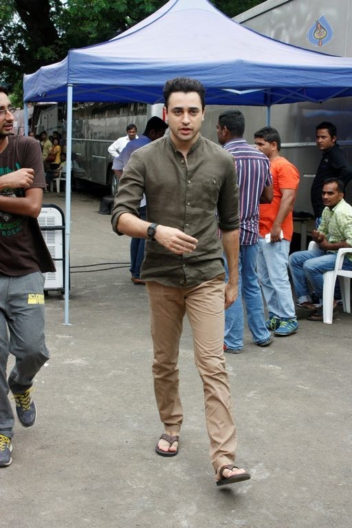 Film Katti Batti Song Shooting Photos - 26 / 33 photos