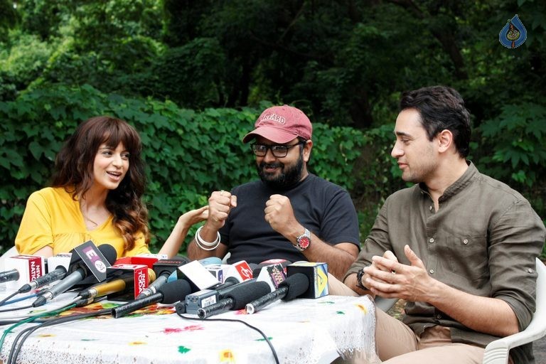 Film Katti Batti Song Shooting Photos - 30 / 33 photos