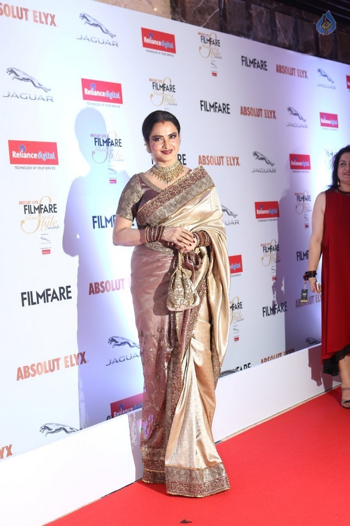 FilmFare Glamour and Style Awards 1 - 7 / 42 photos