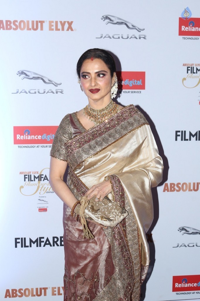 FilmFare Glamour and Style Awards 1 - 27 / 42 photos