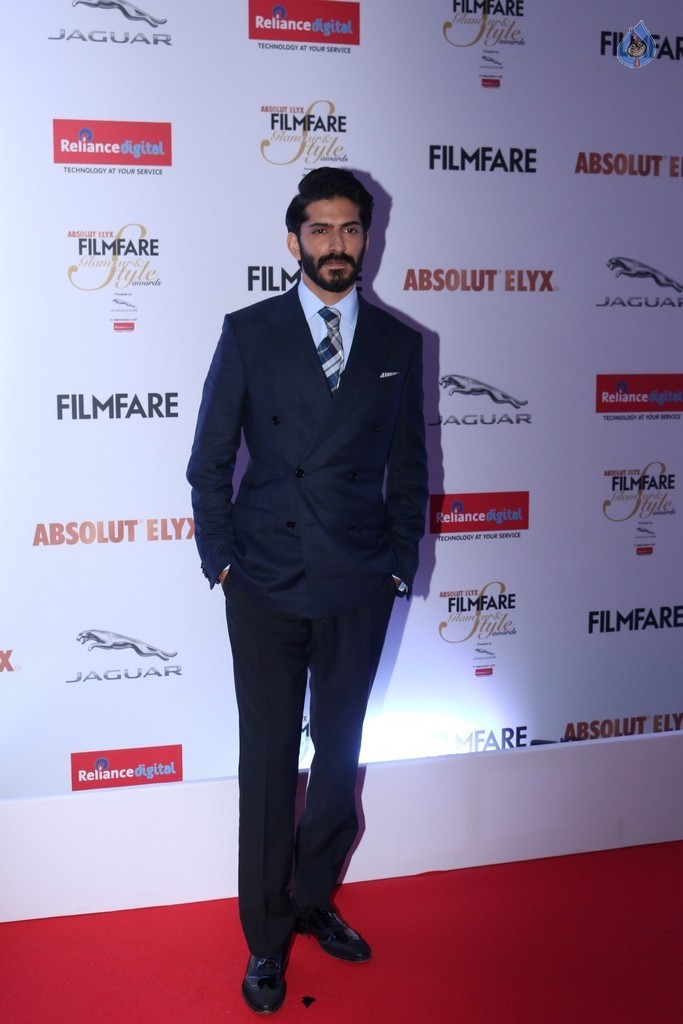 FilmFare Glamour and Style Awards 1 - 41 / 42 photos