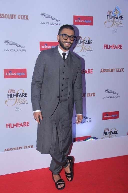 Filmfare Glamour and Style Awards 2015 - 6 / 42 photos