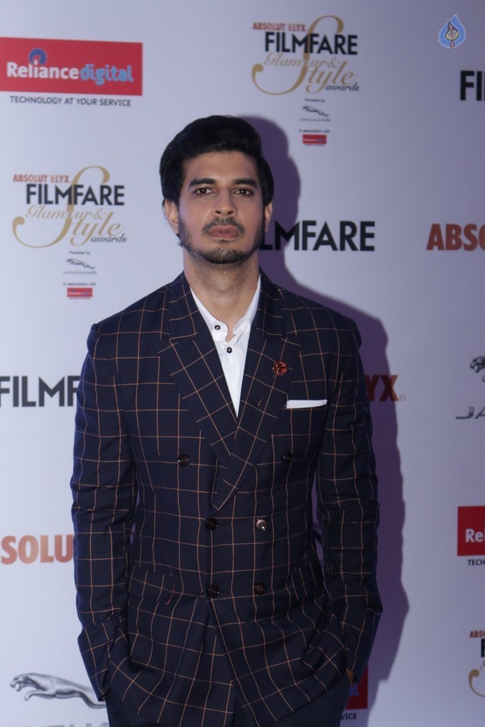 FilmFare Glamour and Style Awards 2 - 32 / 42 photos