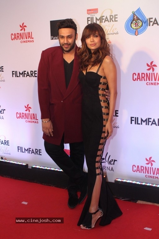 Filmfare Glamour and Style Awards Red Carpet 1 - 48 / 57 photos