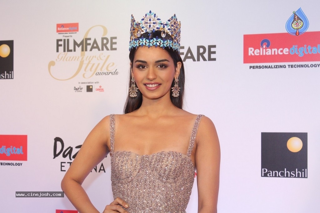 Filmfare Glamour and Style Awards Red Carpet 2 - 22 / 59 photos