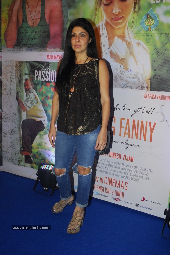 Finding Fanny Success Party - 11 / 34 photos