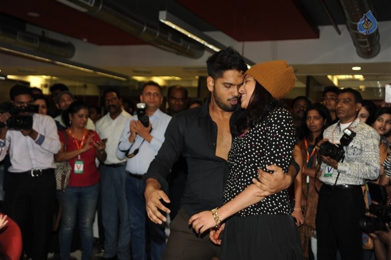 Fitoor Team at Fever FM Studios - 2 / 21 photos