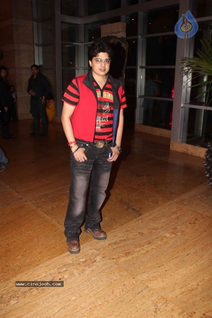 Genelia n Ritesh Reception Photos - 01 - 37 / 148 photos