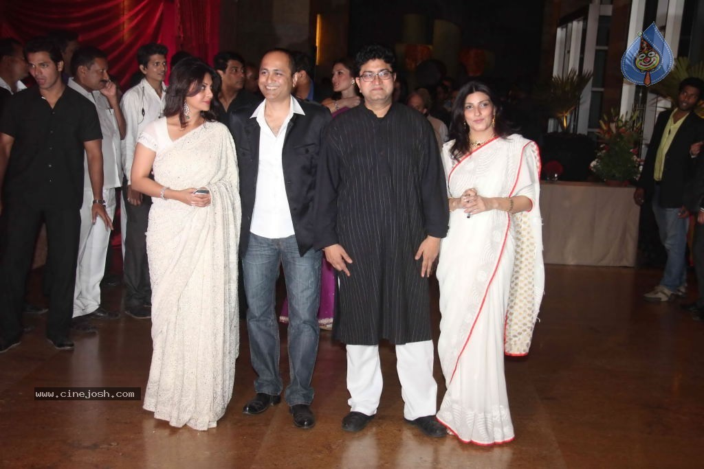 Genelia n Ritesh Reception Photos - 01 - 42 / 148 photos