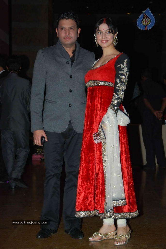 Genelia n Ritesh Reception Photos - 01 - 47 / 148 photos