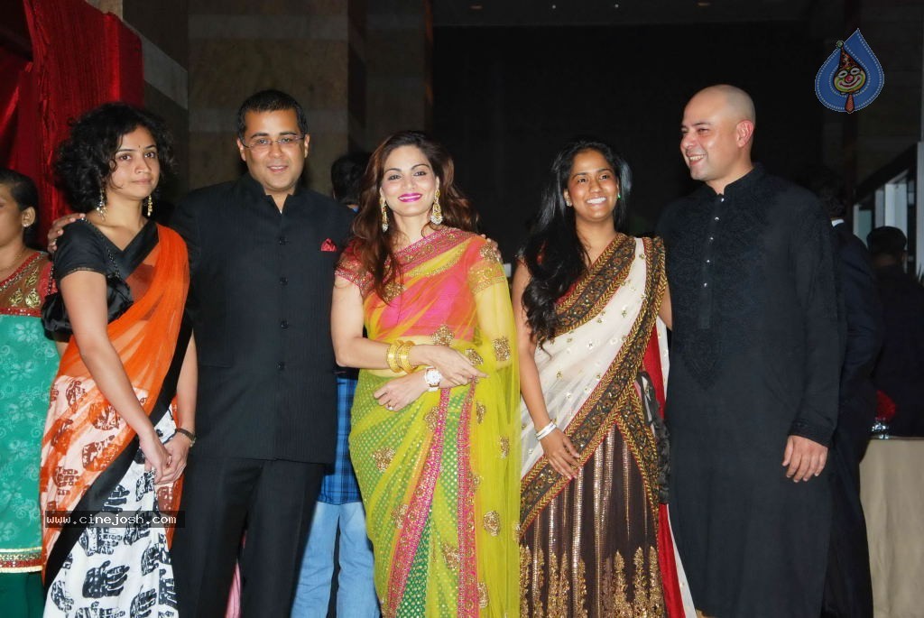 Genelia n Ritesh Reception Photos - 01 - 55 / 148 photos