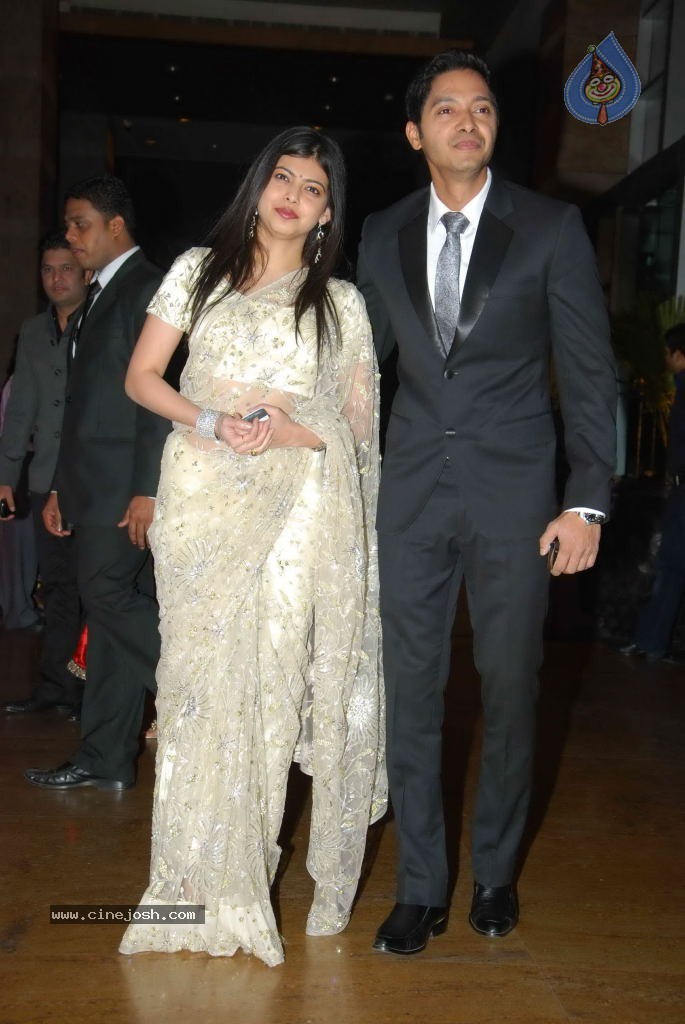 Genelia n Ritesh Reception Photos - 01 - 60 / 148 photos