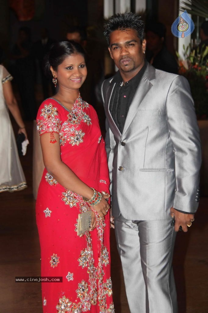 Genelia n Ritesh Reception Photos - 01 - 80 / 148 photos
