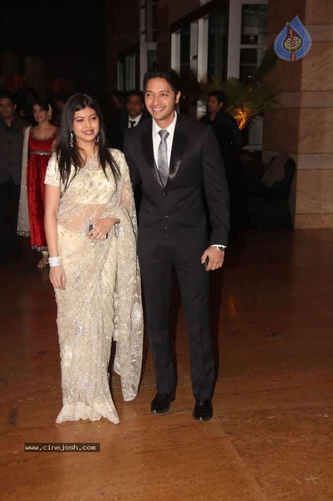 Genelia n Ritesh Reception Photos - 01 - 85 / 148 photos