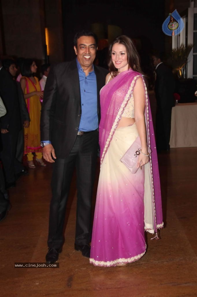 Genelia n Ritesh Reception Photos - 01 - 100 / 148 photos