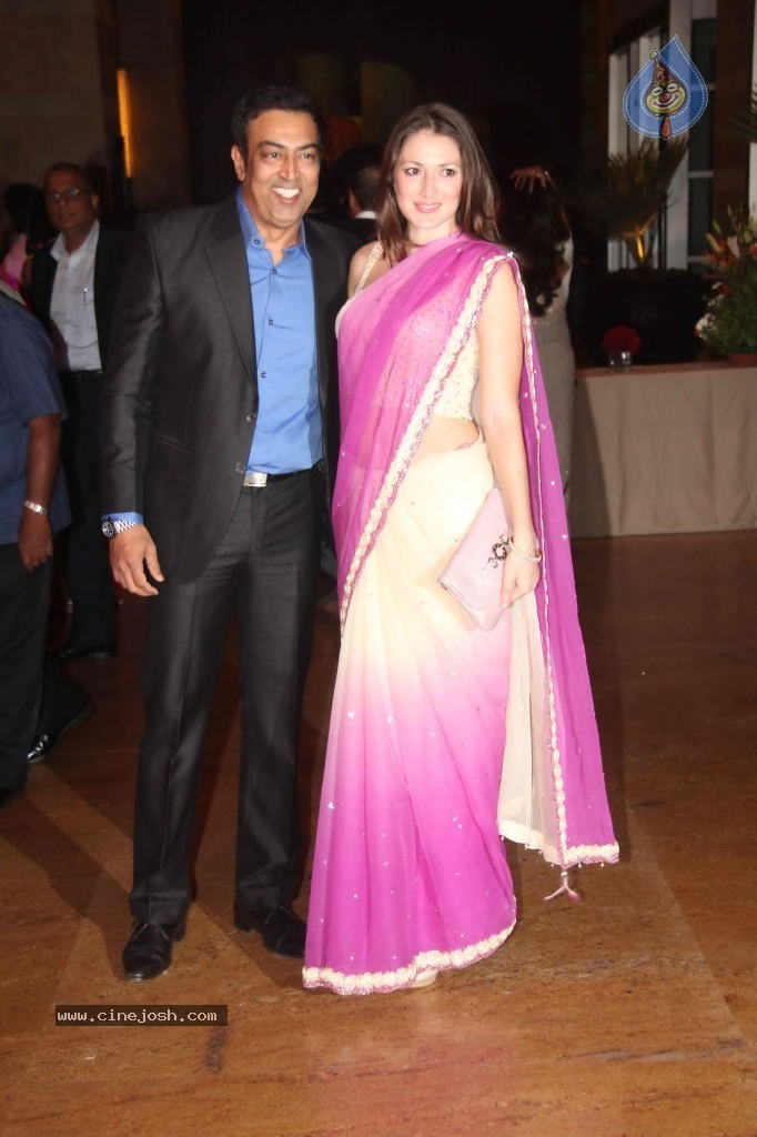 Genelia n Ritesh Reception Photos - 01 - 107 / 148 photos