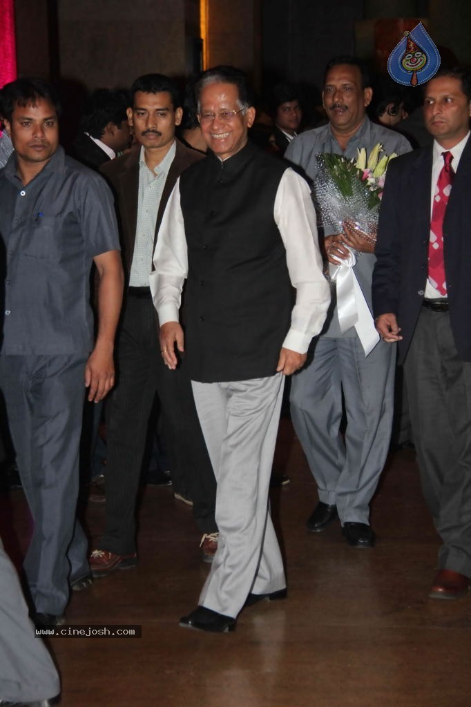 Genelia n Ritesh Reception Photos - 02 - 26 / 144 photos
