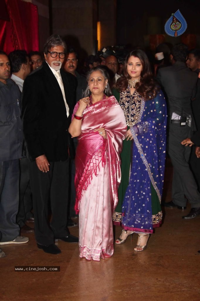 Genelia n Ritesh Reception Photos - 02 - 34 / 144 photos